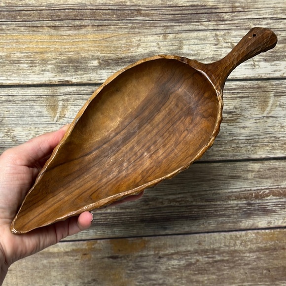 Other - VINTAGE HAND CARVED WOODEN LEAF TRINKET TRAY